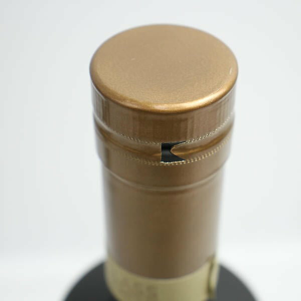 お酒専門店JOYLABのオクトモア 8年 エディション マスタークラス_08.4 ヴァージンオーク 700ml 58.7% 箱付 レアボトル 【中古】｜アングル3