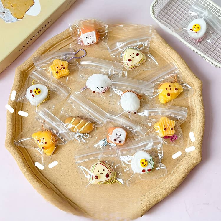 スクイーズ 10個セット パン ケーキ おにぎり ぷにぷに もちもち おもちゃ 低反発 柔らかい 癒し ストレス解消 玩具 フィジットトイ 本物そっくり かわいい Y2K 子供 大人 デスク 室内 遊び 指先 運動 景品 誕生日 クリスマス プレゼント ギフト 贈り物 2