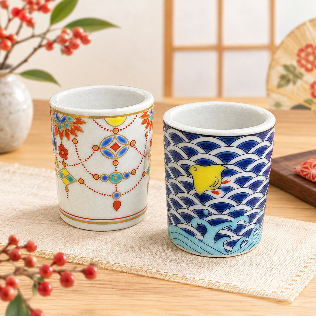 九谷焼のマグネット 日本の伝統工芸「九谷焼」で仕立てられた、手のひらサイズの針休めです。 ころんとしたコンパクトなサイズ感で、針をちょっと置いておきたいときに便利。 普段の裁縫や手芸にはもちろん、和雑貨がお好きな方への贈り物や、裁縫道具を素敵に揃えたい方にもおすすめです。 【商品詳細】 商品名 【 九谷焼のマグネット 】 色瓔珞紋・波千鳥 サイズ4.4×3.5cm ご注意 ・モニター発色の具合により色合いが異なる場合がございます。あらかじめご了承ください。 関連キーワード 生地 手芸 ハンドメイド 布地 布 テキスタイル 生地屋 布屋 渋谷 ファブリック ウール ファー ボア ボア生地 フェイクファー 冬生地 秋冬 春夏 綿生地 コットン ポリエステル リネン 麻 厚手 厚い生地 薄地 薄い生地 オックス 北欧 プードルボア フェイクボア アニマルボア プードルファー シープボア かわいい 幼稚園 小学校 入園準備 入学準備 シルク 帆布 倉敷帆布 キルト キルティング ニット ゴブラン ジャガード ベロア ふわふわ モコモコ 一反販売 一巻 安い 大量 業務用 カットクロス デニム アクリル 無地 水玉 ドット ストライプ 花柄 北欧 北欧デザイン リボン ソーイング用品 手芸用品 裁縫道具 洋裁 針 ミシン 糸 くるみボタン アニマル柄 迷彩 キャラクター ワンピース ブラウス シャツ ボトムス スカート クッションカバー ソファカバー 和柄 日本柄 桜 和風 スパンコール ハロウィン 入学式 入園準備 夏生地 クリスマス カーペット ブランケット ベスト カーテン 帽子 おしゃれ 文化祭 発表会 ドレス 衣装 ブックカバー コスプレ コスプレ衣装 押し活 ヘアアクセサリー ぬいぐるみ 浴衣 帯 半幅帯 袱紗 袱紗入れ 半襟 ベッドカバー 巾着 着物 名古屋帯 textile world toa トーア こんなシーンで 正月 初詣 初釜 成人の日 お茶会 節分 立春 節分衣装 鬼のパンツ トラ柄 虎柄 ハート柄 バレンタイン バレンタインデー 桃の花 お雛様 お内裏様 ひな祭り 雛祭り 桃の節句 卒業式 スーツ 卒園式 ホワイトデー 春分の日 入学式 入園式 入学準備 入園準備 入社式 新学期準備 1年生 新生活 新学期 新年度 イースター ゴールデンウィーク GW お花見 桜祭り こどもの日 端午の節句 こいのぼり 鯉のぼり 兜 五月人形 かぶと 母の日 母の日ギフト ジューンブライド ウエディング 結婚式 ウエディングドレス ウエディングベール グローブ ウェルカムドール WEDDING 梅雨入り 父の日 父の日ギフト ネクタイ アウトドア キャンプ DIY 七夕 七夕飾り 梅雨明け 夏休み 自由研究 自由製作 夏休みの課題 海の日 夏祭り 浴衣 敬老の日 ハロウィン ハロウィーン HALLOWEEN 仮装 コスプレ ハロウィンフェスティバル 七五三 前撮り 晴れ着 着物 羽織袴 和装 振袖 お宮参り XMAS CHRISTMAS クリスマス 飾り デコレーション ラッピング タペストリー クリスマスツリー クリスマスリース オーナメント 大掃除【商品詳細】 商品名 【 九谷焼のマグネット 】 色瓔珞紋・波千鳥 サイズ4.4×3.5cm ご注意 ・モニター発色の具合により色合いが異なる場合がございます。あらかじめご了承ください。