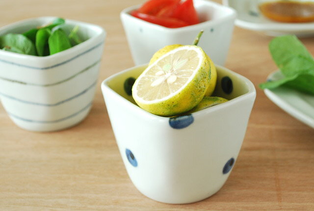 【砥部焼 梅乃瀬窯】水玉もようの角フリーカップ