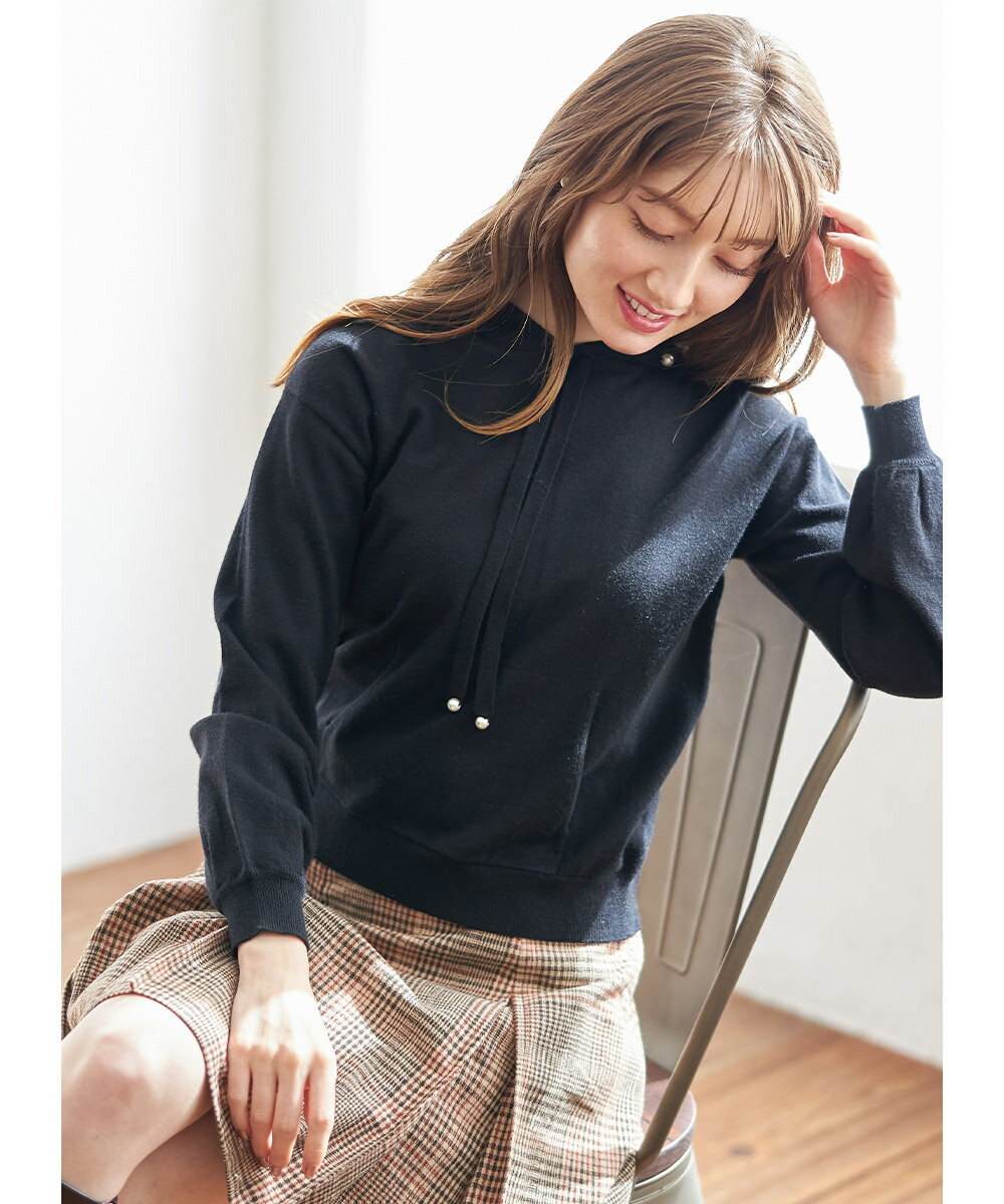 レディライクにカジュアルを攻略するパール付きニットパーカー【sanore　サノーレ】tocco closet(トッコクローゼット)　ブラック グレイッシュブルーのサムネイル