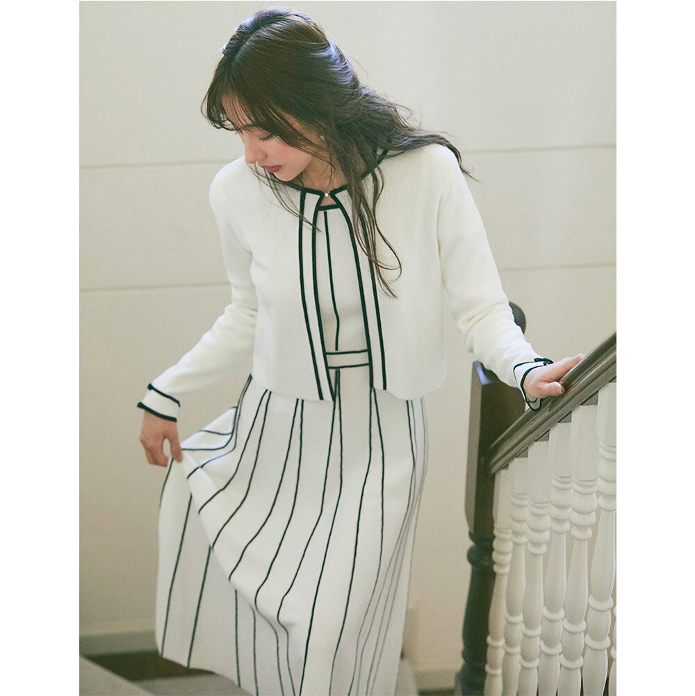 3月6日再販 Tocco Closet Luxe 配色ライン入りプリーツライクニットワンピース Tocco 低価格の 愛甲千笑美さんはオフホワイト着用 ベージュ ブラック トッコクローゼット