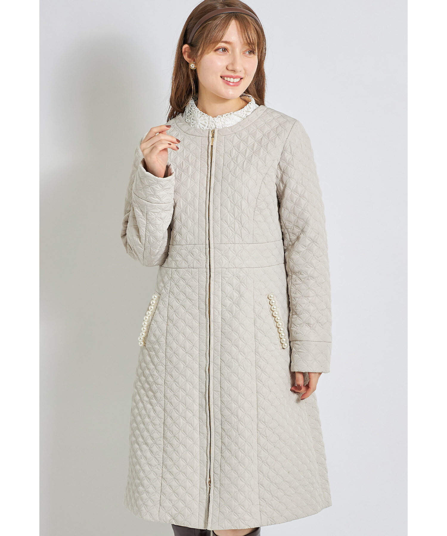 取り外し可能なフード付きポケットパール装飾キルティングコート【lomada　ロメーダ】tocco closet(トッコクローゼット)　グレージュ ブラックのサムネイル