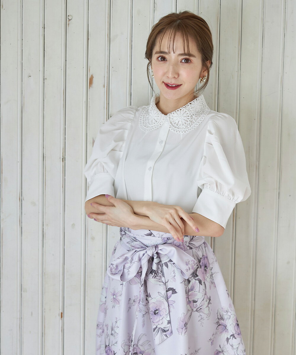 華やかさ×洒落感UP♪フラワーレース襟付きボリュームスリーブブラウス【areste　アレスティ】tocco closet(トッコクローゼット) ※ネイビーの入荷はありませんのサムネイル