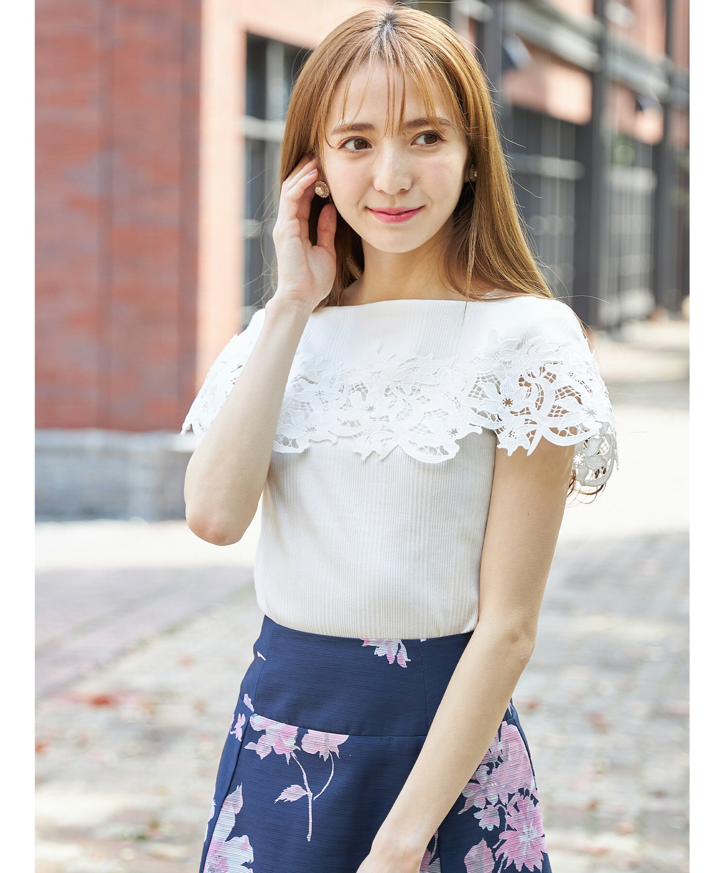 フラワーレース装飾オフショル風リブカットプルオーバー【meliph　メリフ】tocco closet(トッコクローゼット)　ホワイト グレイッシュピンク　ブラックのサムネイル