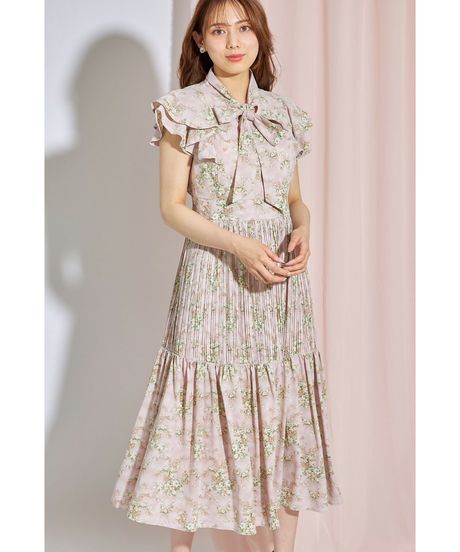 ボウタイりぼんプリーツ切替フラワープリント令嬢ワンピース【lenaste　ラナスティ】tocco closet(トッコクローゼット)　ラベンダー アイボリーのサムネイル
