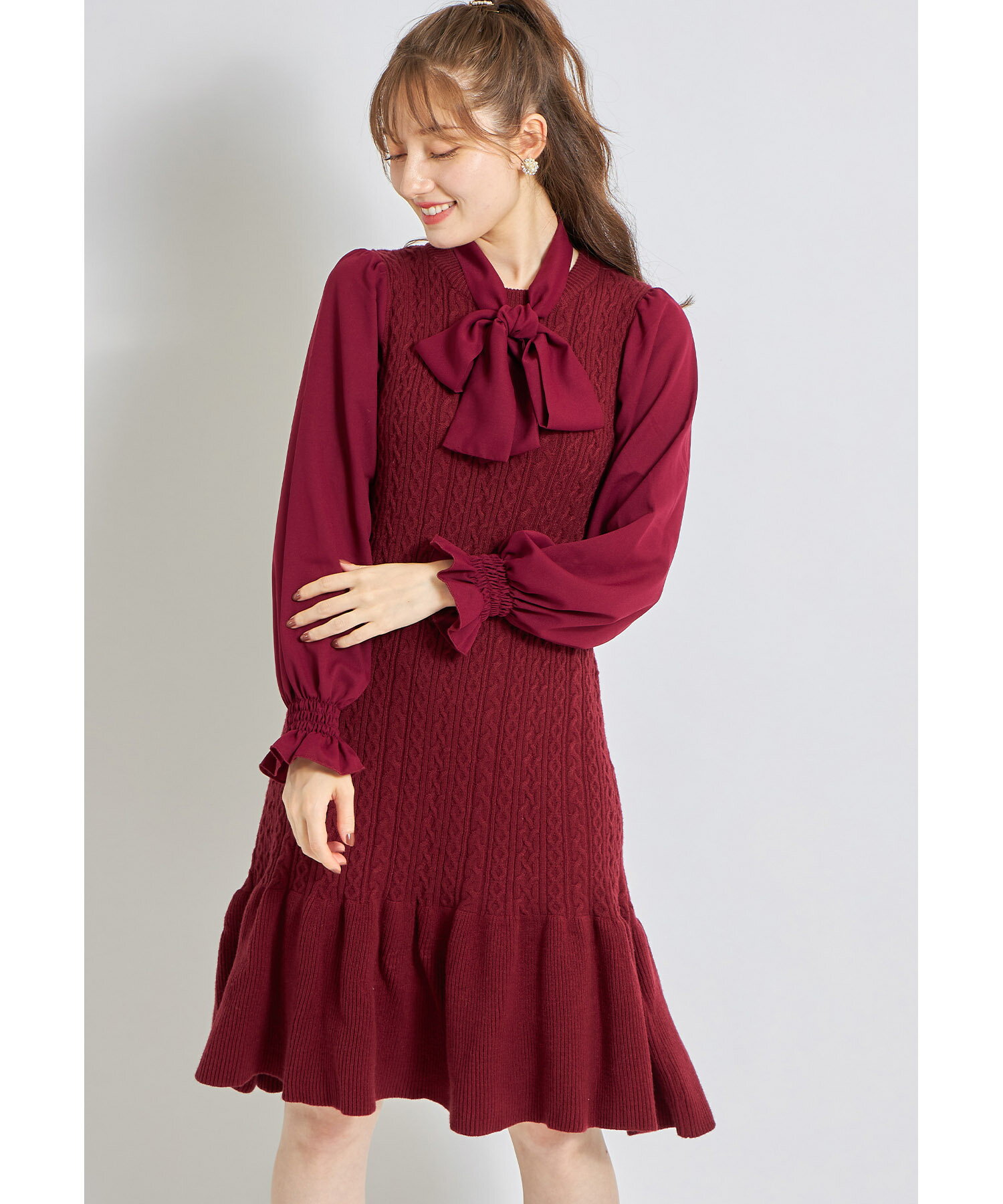 取り外し可能なボウタイリボン付きケーブル編み切り替えニットワンピース【salmia　サルミア】tocco closet(トッコクローゼット)　 ボルドー ブラック ピンクベージュのサムネイル