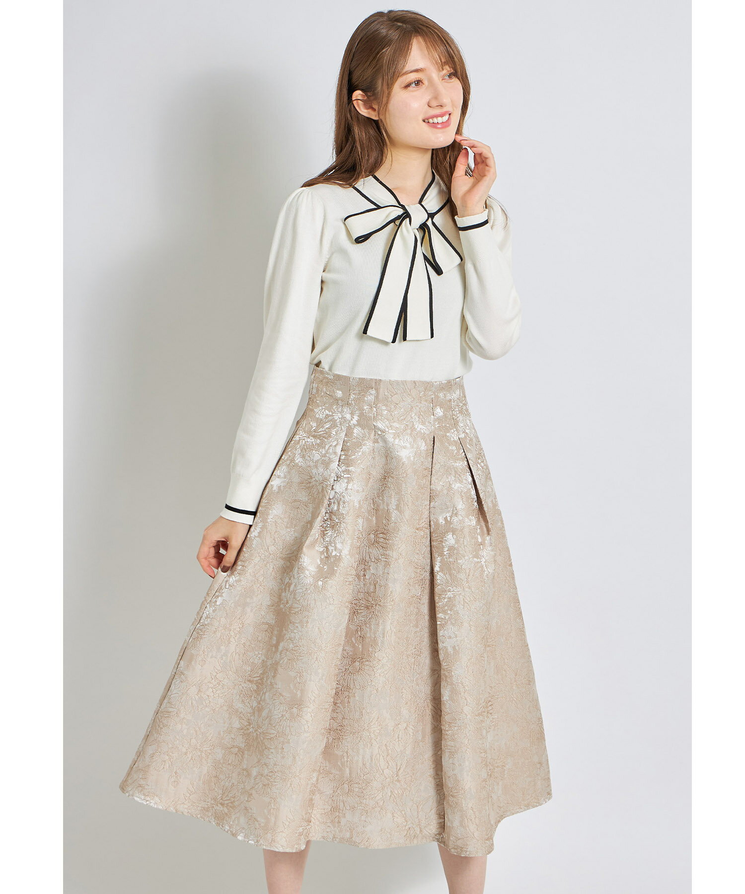 ポケット付きフラワージャガードタックフレアスカート【shamorte　シャモート】tocco closet(トッコクローゼット)　ベージュ グリーンのサムネイル