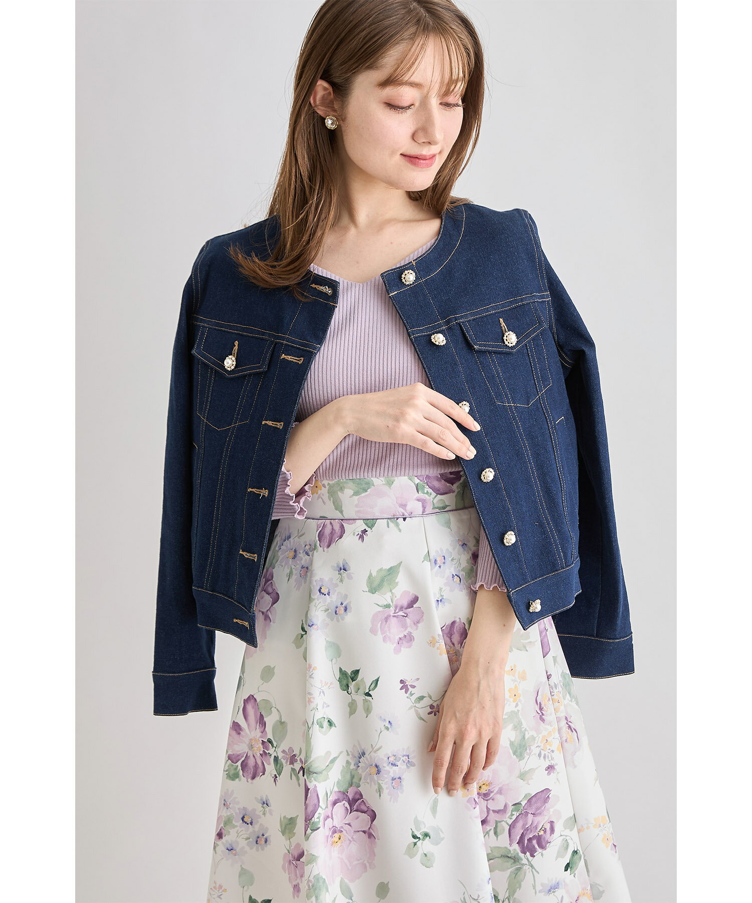 ポケット付きパール釦ノーカラーデニムジャケット【lenoria レノリア】tocco closet(トッコクローゼット)　 インディゴ ライトブルー オフホワイトのサムネイル