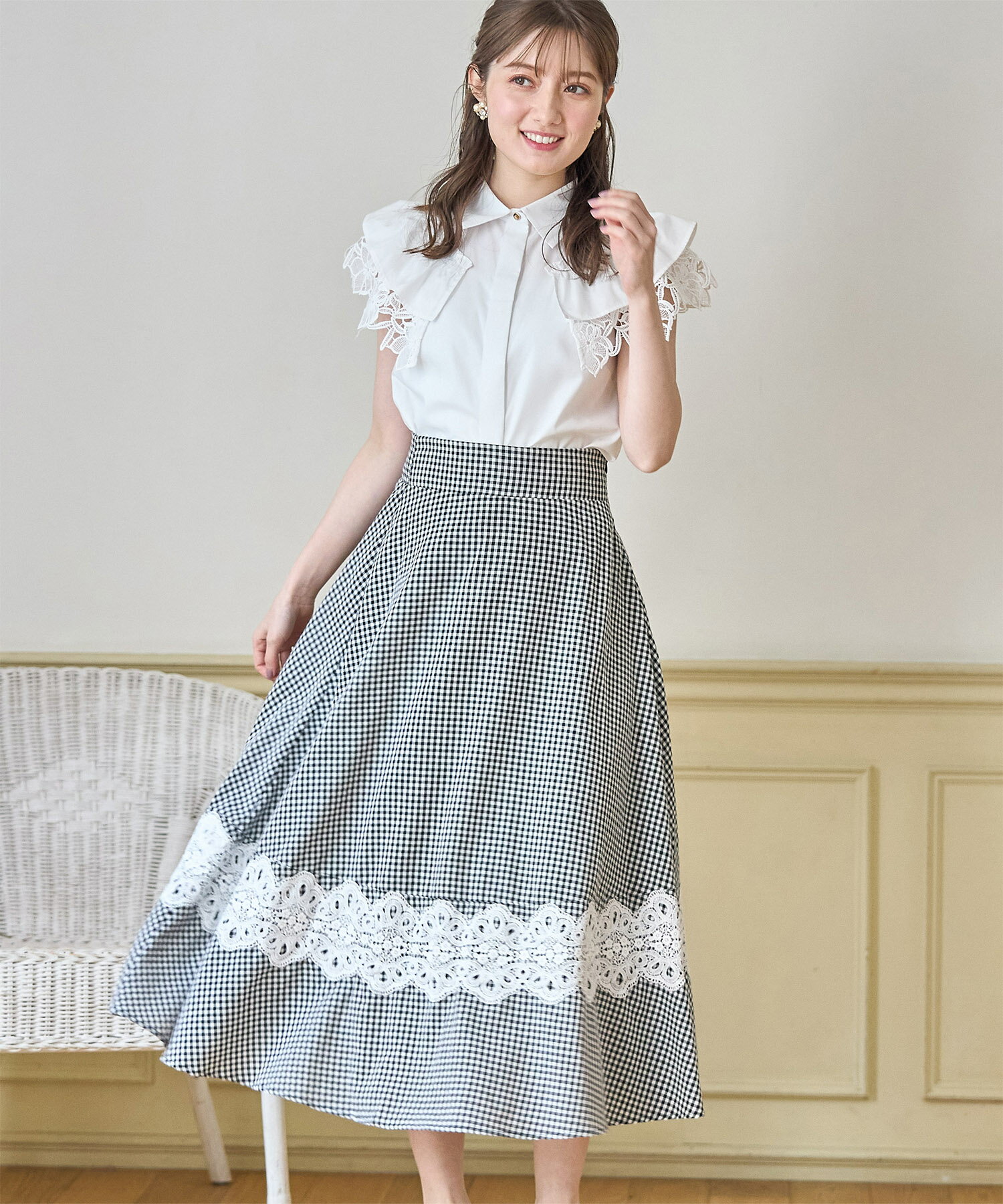 レース装飾ギンガムチェックフレアスカート【sarath サラス】tocco closet(トッコクローゼット)　※宮本茉由さんはブラック着用 ブラック レッドのサムネイル
