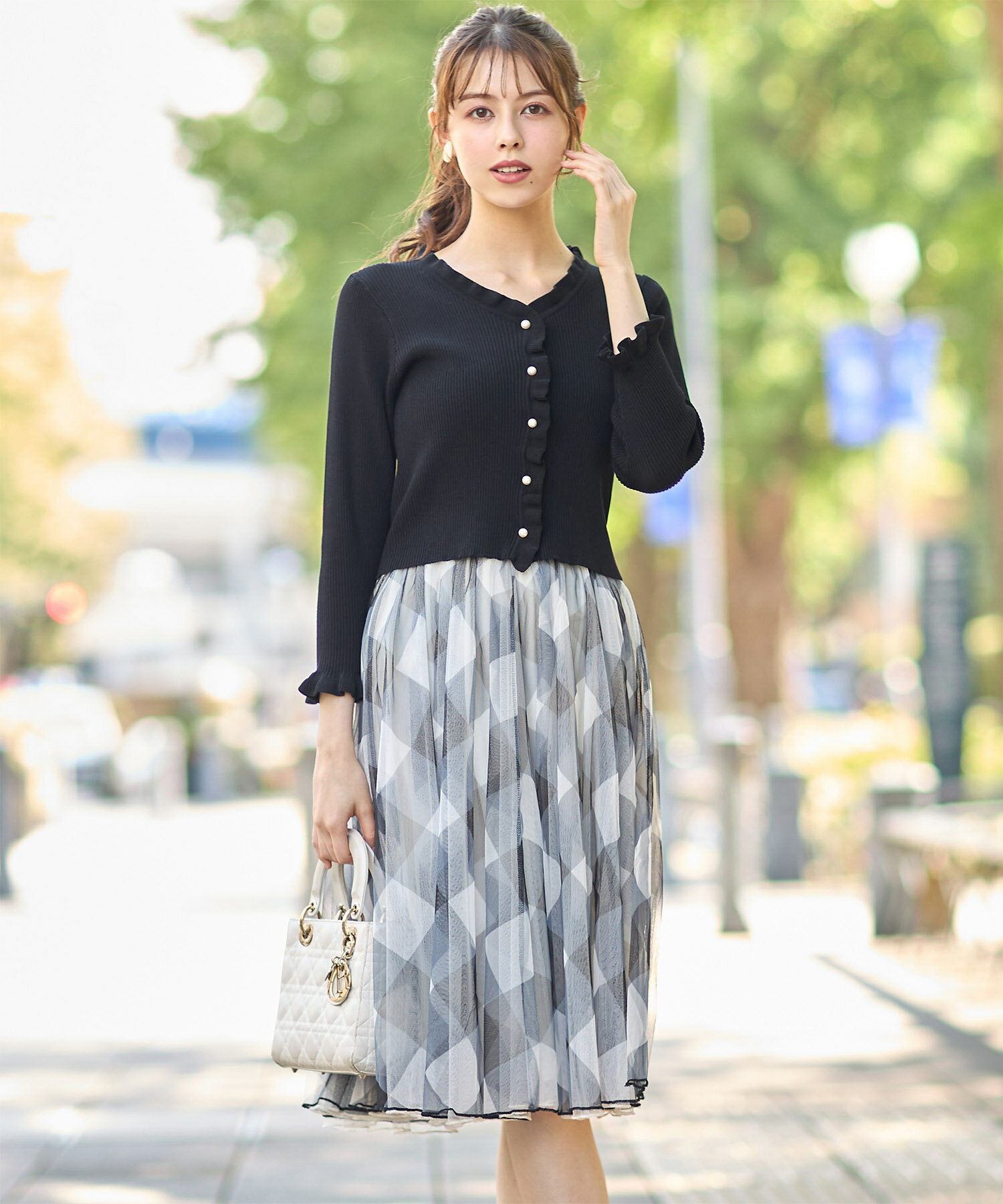 存在感あるロマンティックムードを纏うチェック柄チュールフレアスカート【fuluse　フルース】tocco closet(トッコクローゼット)レディース ブラック ネイビーのサムネイル