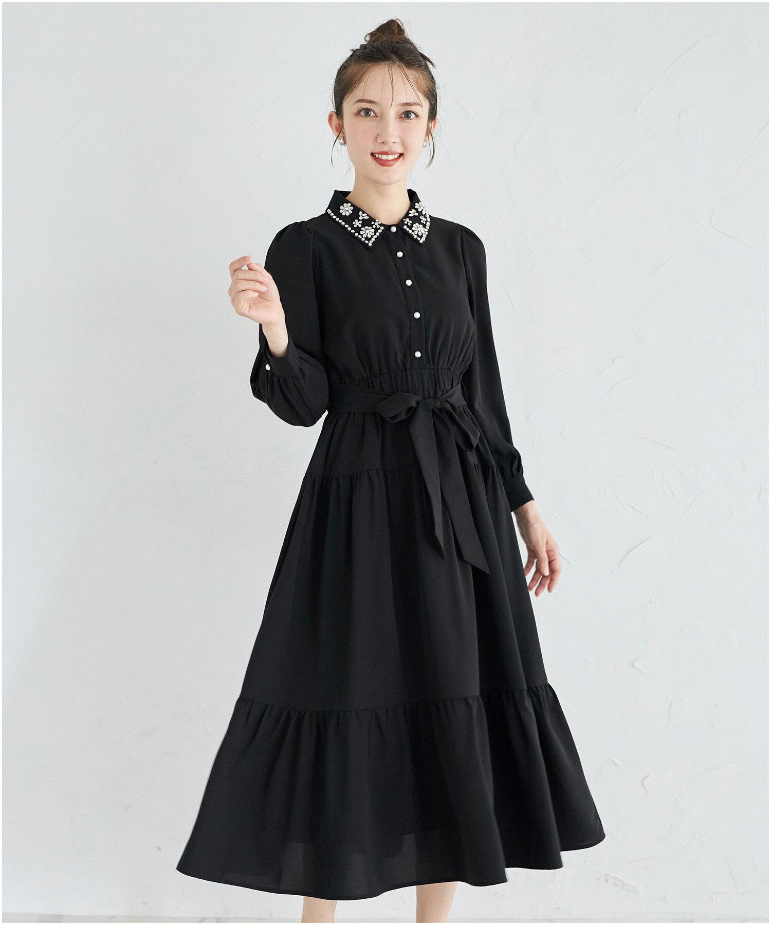 ウエストりぼん付きパールビジュー装飾ティアードシャツワンピース【livienne リヴィアン】tocco closet(トッコクローゼット)　※石川恋さんはブラック着用 ブラック ブルー 商品番号：186-190858のサムネイル