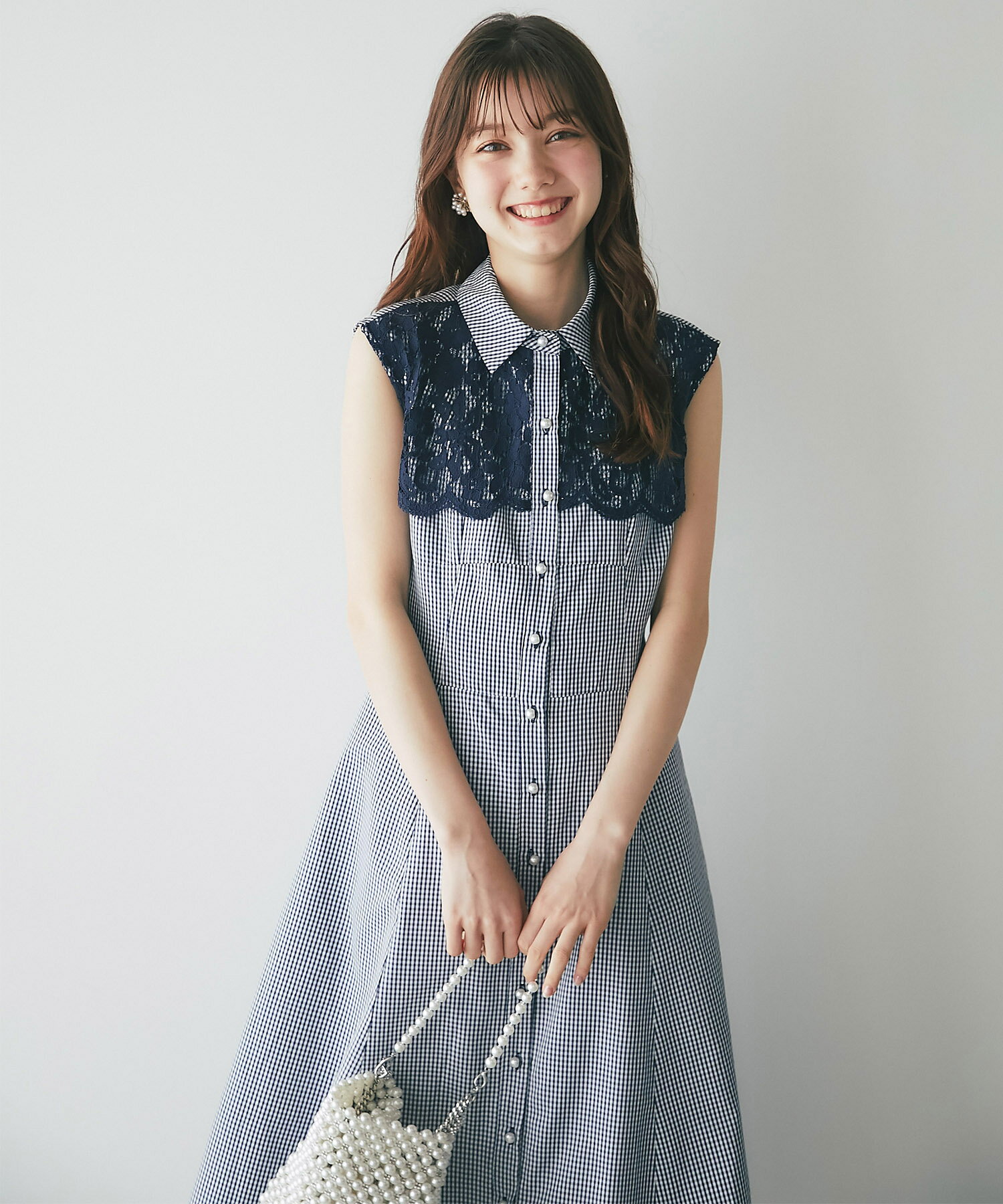 レースヨーク切り替えギンガムチェックシャツワンピース【ferlos ファーロス】tocco closet(トッコクローゼット)ネイビー ブラック 商品番号：186-184054のサムネイル