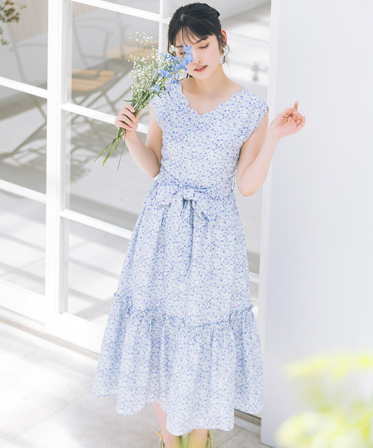 りぼん付きリネンライクフラワープリントスカラップティアードワンピース【lusilo リュシロ】tocco closet(トッコクローゼット)　※道重さゆみさんはブルー着用　ブルー ピンク 商品番号：186-186380