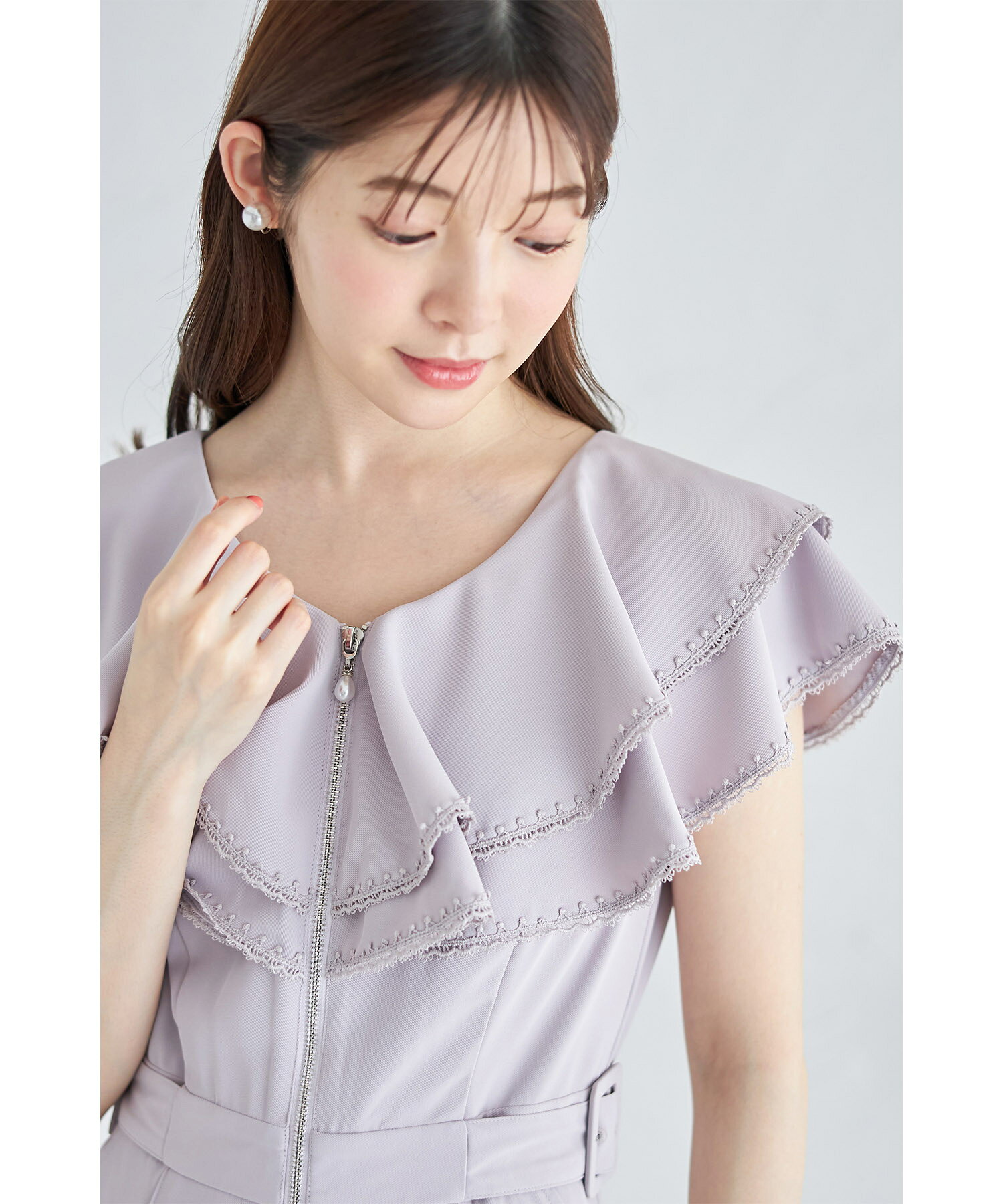ラッフルフリル付きフロントジップオールインワン【reathas レザス】tocco closet(トッコクローゼット) ラベンダーグレー ブラック 商品番号：6-187544