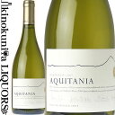 　ヴィーニャ アキタニア シャルドネ 　VINA AQUITANIA CHARDONNAY 色白ワイン 味わい辛口 ヴィンテージ品名に記載 産地チリ 南部 マジェコヴァレー 原産地呼称 品種シャルドネ ALC度数12.5% 飲み頃温度℃ キャップ仕様コルク ◆熟成 ステンレスタンクで3ヶ月間、シュール・リーで熟成 ◆商品説明 マジェコヴァレーの区画から。 美しく透き通った酸味がチリならではの果実味の豊かさとボディの厚みに輪郭を与え、素晴らしいバランス感を特徴とする。シトラス、グリーンハーブ、ピーチやアンズ。 ◆専門誌評 ジェームス・サックリング 90ポイント(2016) 　VINA　AQUITANIA 　ヴィーニャ・アキタニア ◆ロケーション ヴィーニャ・アキタニアのワイナリーは、チリの首都サンチャゴ市南東部ペナロレン地区 にあります。サンチャゴ市人口600万人の大都市で、チリの観光名所となっており、空港も近くにあることから世界中から多くの観光客が訪れます。ワイナリーは標高2181〜2362フィート(675m〜720m)の山脈の麓に位置しており、標高9842フィート(3000m)のプンタ・デ・ダマに取り囲まれています。 日中の気温は30〜33℃ほどになりますが、夜間の気温は山脈からくる冷涼な風の影響により10〜12℃まで下がります。この独特な気象条件により非常に凝縮した果実とアロマを生み出すことができるのです。 ◆歴史 1981年 から1988年の間、ブルーノ・プラッツ（CHコスデストゥネル元オーナー）とポール・ポンタリエ（CHマルゴー総支配人）は、チリがワインつくりにおいて総合的な可能性があるかを確かめるべくこの国を実地踏査しました。彼らの友人であり、著名な農学者兼醸造家であるチリ人のフェリペ・ド・ソルミニアックとともに、理想的な土地を捜し求め、そしてついに高品質のワインを生み出す素晴らしいロケーションにたどり着いたのです。 1993年から20年もの間、ブドウ樹が成長する間にも、栽培法や醸造技術について より良い方法へと改良していきました。長期間に及ぶリサーチと改良の結果、新たなるワイン生産地域でワイナリー設立時に目指した域に到達しました。ついに到達したワインの品質のレベルをみて、2002年にはヴィニャ・アキタニアの新しいフルアイテムの生産・販売を協力すべく親しい友人であるギラン・ド・モンゴルフィエは彼らのプロジェクトの一員に加わりました。 ◆旧世界（フランス）と新世界（チリ）の融合 クオリティが高い、高貴品種を用い、独特のワインを生み出すため、ヨーロッパの醸造技術とニューワールドの栽培条件を一体化。1990年、マイポ・アルトのマクル地域に、水はけのよい痩せた斜面に44.5エーカー(18ha)の土地を取得し、その土地を切り開き苗木を植えました。アキタニアのカベルネ栽培畑は、チリの最高級カベルネにとって最も歴史ある栽培地域であるマイポ・ヴァレー（マイポ・アルトの北東に位置）に設立されています。現在、34エーカー(15.5ha)にカベルネ・ソーヴィニョン、6エーカー（2.5ha）にシラーを植樹しています。 ◆マジェコ・ヴァレーのパイオニア チリ最高のブルゴーニュ品種ワインを目指して 1995年ニュージーランドへの旅の帰国後すぐに、フェリペ・ド・ソルミニアックは義父でありこの地域の大地主でもあるドン・アルベルト・レヴィの助力を得て、サンチャゴ市より南へ400マイルに位置するトライゲン近郊、火山に取り囲まれたなだらかな北向きの丘陵地に5haのシャルドネと2haのピノ・ノワールの栽培を始めました。2008年にはシャルドネ用として更に3haを追加しました。 ニュージーランドの北島と同じ緯度に位置するこの地域は高級品種の栽培に非常に適した気象条件であり、特にブルゴーニュ品種には最適です。 冬期は寒冷ですが、夏期は非常に乾燥し暑いので、完熟した、リッチなストラクチャーを果実に与えます。長期にわたる生育期間中、夏期の涼しい夜間には、繊細でエレガントな果実味を与え、天然の酸度を高める作用を促します。 ソル・ド・ソルのブドウ畑は商業用ワイン生産地としてはチリの最南端に位置しています。フェリペ・ド・ソルミニアックの熱心な活動のもと、2002年には「マジェコ・トライゲン」は公的にワイン生産地として認定を受けました。 ソル・ド・ソル（ SOL de SOL ）とは、ちょっとした言葉遊びで “SOL”はフランス語で“土地”そしてスペイン語で“太陽”を意味しており、さらにはソルミニアック（Solminihac）の略語を表しているのです！ ワインのヴィンテージについて こちらのアイテムは、予告なくヴィンテージが変更となる場合がございます。正確なヴィンテージが必要な場合は、購入される前にメールにてお問合せ下さいませ。※掲載画像はイメージです。お届けの品のラベルイメージ、ヴィンテージが異なる場合がございます。