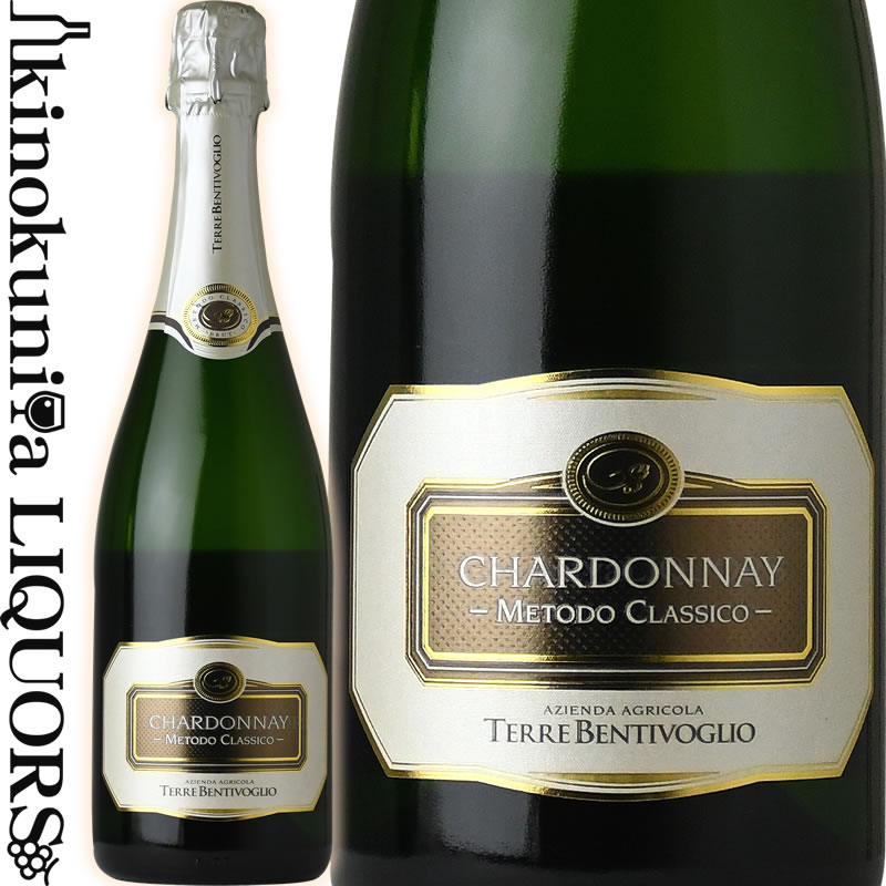 　TERRE BENTIVOGLIO Chardonnay Spumante Metodo Classico 　テッレ・ベンティヴォーリオ　シャルドネ・スプマンテ　 　メトド・クラッシコ 色スパークリングワイン 白 味わい辛口 ヴィンテージ品名に記載 産地イタリア　ロンバルディア 格付VSQ 品種シャルドネ 100% ALC度数12.0% 飲み頃温度5〜8℃ キャップ仕様コルク ◆熟成 瓶内熟成9ヶ月 ◆商品説明 美しく輝く淡い黄色。白い果実の香りとイーストやパンの皮を想わせるアロマ。きめ細かな泡立ち。 複雑性と同時に上品なフレッシュさを感じる1本。 ◆コンクール入賞歴 サクラアワード2016 シルバー サクラアワード2017 ダブルゴールド サクラアワード2021 ゴールド 　CANTINE PIROVANO 　カンティネ・ピローヴァノ ◆豊かなテロワールを表す 1910年設立。100年以上の歴史を持つ、家族経営のワイナリー。 今でも受け継がれる信条はただひとつ、「全てのワインが高い品質を備え、全てのワインにテロワールを表現すること」。品質本位の信条を頑なに守り続け、低価格ながらも驚くべきクオリティーのワインを送り出す、目の離せないワイナリー。 また、更なる高みを目指し、1900年代後半からはオルトレポ・パヴェーゼにて、自社葡萄を中心とした上級ライン「テッレ・ベンティヴォーリオ」の醸造をスタート。 標高250mにある古くから石灰の採掘地としても知られるミネラル豊かな斜面の畑では、ピノ・ネロ、シャルドネ、リースリング、ピノ・グリ、ボナルダ、バルベーラなどを栽培。品種の個性を存分に生かしたバランス感抜群のワインを次々とリリースし注目を集めている。 ※掲載画像はイメージです。お届けの品のラベルイメージ、ヴィンテージが異なる場合がございます。 メーカー希望小売価格はメーカーサイトに基づいて掲載しています。