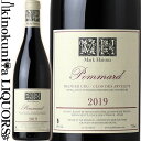 　Pommard 1er Cru Clos des Arvelets 　ポマール　プルミエ・クリュ　クロ・デ・ザルヴレ 色赤ワイン 味わいフルボディ ヴィンテージ品名に記載 産地フランス　ブルゴーニュ　コート・ド・ボーヌ　ポマール 原産地呼称A.O.C.ポマール プルミエ・クリュ 格付プルミエ・クリュ 品種ピノ・ノワール 100% ALC度数14.0% 飲み頃温度17℃ キャップ仕様コルク ◆商品説明 世界中の専門家から高い評価を得ているマイクロ・ネゴシアン。 熟したベリー系の果実味に緻密なタンニンとミネラル感。 ピノ・ノワールの優美さを楽しめるワインです。 　Mark Haisma 　マーク・ハイスマ ◆オーストラリアで経験を積み念願のブルゴーニュへ マーク・ハイスマ氏はオーストラリアのヴィクトリア州ヤラ・ヴァレーにある銘醸ワイナリーに醸造家として勤めていた経験を持ちます。 その頃から「ブルゴーニュでワイン造りをしてみたい」という夢を抱いており、オーストラリアで出会ったジュブレ・シャンベルタンの造り手に相談。遂に2009年からネゴシアンとしてブルゴーニュでのワイン造りをスタートさせました。 当初は他の生産者に醸造設備を借りていましたが、2016年にはヴージョ村の東にあるジリ・レ・シトー村に自信のワイナリーを設立。信頼のおける生産者からブドウを購入しワイン造りを行っています。 オーストラリアで畑を見てきた経験から丁寧にブドウ造りを行っている農家さんを見極め契約を行っています。生産量こそまだ少ないですが質の高いワインを産み出し世界中から高評価を受けている生産者です。今後は自社畑でのブドウ造りも含めさらなる飛躍が期待される生産者です。 ◆信頼の置けるスタッフ・栽培農家と共に歩むワイン造り ハイスマ氏はブルゴーニュにワイン造りの拠点を置いておりますが、ブルゴーニュを不在にすることも多く年間の30%?40％はブルゴーニュ以外で過ごしております。ただ、不在の際には絶対的な信頼を置いているスタッフのジェレミーがワイナリーの業務を行っており「常に私がいなくても、素晴らしいスタッフが働いてくれているお蔭でワイナリーの仕事は理想通りに管理できています。」と自信を持って語ります。 また、ブドウを購入する栽培農家を選ぶ際には、彼らの畑仕事をしっかりと見極め、話を重ね、信頼できると感じた農家さんとのみ契約を結んでおります。 その経験豊かなスタッフと栽培農家をファミリーと呼び、「ファミリーの力を借りることで素晴らしいワイン造りに取り組むことができている」と非常に嬉しそうに語ります。醸造家、栽培農家、そしてワイナリースタッフの息が揃っている事が、品質の高いワインを造り上げる大きな力となっています。 ◆優美でエレガント、香り高くフレッシュでバランスの良いワインを造る！ 目指すワインのスタイルは「優美でエレガント、香り高くフレッシュでバランスの取れたワイン」、かつてオーストラリアのワイナリーで働いていた際に植物学者でもあるオーナーから学んだ「とてもシンプルな基準」とのことです。 また、飲み手がすぐに楽しめる、飲み手の喜びとなる完成されたワインを世に送り出さなくてはならない。もちろん熟成という要素は大切だが、数十年飲み手のセラーに寝かせたあとにようやく楽しめるワインであってはいけない、とも教えられ今でもその教えを頭に置きワイン造りを行っています。 ◆香り高いワイン、自然の美しさを引き出したワインを マーク・ハイスマ氏は白ワイン、赤ワイン共に目指すべき明確なワイン像を持ってワイン造りを行っています。 白ワインについて ブドウの個性が豊かに表現されたワインを造る。 シャルドネは非常に力強い品種で、ファーストアタックからその魅力を感じられるように還元的な状況にはしたくありません。また、ぼんやりとした輪郭のわかりにくいわ味わいにならないよう、フレッシュさと輝きを兼ね備えたワインとなるように仕込まなくてはならないと考えています。 赤ワインについて 「私は白ワインの生産者ですが、赤ワインも沢山造っています」と自らを表現しており、これは彼のワイン造りへの考え方、取り組みかたを表しています。赤ワインも「フレッシュさ」「ミネラル感」を持っていることが重要であると考えており、がっしりとした「ストラクチャー」ではなく「香り高さ」を表現する事を目指しています。そのため強い抽出を避け、強すぎるタンニンや樽香、過度な酸化や還元といった人為的な干渉を極力抑えたワイン造りを行っています。 ブドウ農家も醸造家も良いワインを造るためにやるべき事は沢山あるが、自然に任せるべきところには必要以上には介入しない。そうすることでブドウが持つ自然な美しさを最大限引き出した素晴らしいワインを造ることができる。と考えています。 ◆ジャンシス・ロビンソン氏が偉大なピノ・ノワールの1本に選定！ 2017年にニュージーランドで行われた世界的なピノ・ノワールのワインイベント、「Pinot Noir NZ 2017」でジャンシス・ロビンソン氏が偉大なピノ・ノワールとして世界中のワインから2本だけ選んだうちの1本が、マーク・ハイスマのモレ・サン・ドニ プルミエクリュ レ・シャフォ　2013。世界中にマーク・ハイスマの名が知られる事となりました。 ※掲載画像はイメージです。お届けの品のラベルイメージ、ヴィンテージが異なる場合がございます。 メーカー希望小売価格はメーカーサイトに基づいて掲載しています。