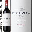 　Rioja Vega CRIANZA 　リオハ・ベガ　クリアンサ 色赤ワイン 味わいフルボディ　辛口 ヴィンテージ品名に記載 産地スペイン リオハ 原産地呼称DOCa 品種テンプラニーリョ80％、ガルナッチャ15％、マズエロ（カリニャン）5％ ALC度数14.0% 飲み頃温度16〜18℃ キャップ仕様コルク ビオ情報ヴィーガン認証 ◆商品説明 樽熟成によるヴァニラ香、バランスが良い、まろやかな味わいが楽しめます。 　Rioja Vega 　リオハ・ベガ　 リオハ・ベガは1882年に設立された伝統あるワイナリーです。スペインでDOの原産地呼称制度が誕生する前よりワイン造りを行っていたため、ワイナリー名にDO名である“リオハ”を使用することができる数少ないワイナリーです。 歴史ある葡萄畑で育った葡萄の素晴らしい個性が、畑からそのままグラスの中のワインで表現できるように熟成させるという独自の哲学を持ち、幅広い種類のワインを生産しています。 『人と人との出会いを幸せにする方法としてワインほど完璧なものはない。我々にとってワインとは情熱そのものである。』という考えのもと、最終目標であるリオハ・ベガのワインを飲んだ人にその情熱を感じてもらえるよう今もワイン造りを行っています ワインのヴィンテージについて こちらのアイテムは、予告なくヴィンテージが変更となる場合がございます。正確なヴィンテージが必要な場合は、購入される前にメールにてお問合せ下さいませ。※掲載画像はイメージです。お届けの品のラベルイメージ、ヴィンテージが異なる場合がございます。　