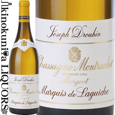 　Maison Joseph Drouhin Chassagne-Montrachet Premier Cru Morgeot Marquis de Laguiche シャサーニュ・モンラッシェ　プルミエ・クリュ　モルジョ　マルキ・ド・ラギッシュ 色白ワイン 味わい辛口 ヴィンテージ品名に記載 産地フランス ブルゴーニュ コート・ド・ボーヌ 生産地域シャサーニュ・モンラッシェ村 モルジョ 原産地呼称 シャサーニュ・モンラッシェAC/ラギッシュ公爵畑(プルミエクリュ・モルジョ) 格付プルミエクリュ 品種シャルドネ ALC度数13.5% 飲み頃温度10〜12℃ キャップ仕様コルク ◆醸造 熟成：フレンチオーク樽(新樽20％)熟成期間：12ヵ月 ◆商品説明 世界最高峰の白ワイン、その見事なまでの気品ある味わいは、比類がありません。 この素晴らしいぶどう畑は、モンラッシェの大部分を所有するラギッシュ候爵家の畑で、1947年以来、ドルーアンがぶどう栽培から醸造までのすべてを任されています。まろやかで豊かな果実味あふれる長い余韻、そして奥深い複雑さを持つこのワインは、世界を魅了する偉大なワインです。フレンチオークで12ヵ月熟成。 ◆合う料理 帆立貝のバター焼、真鯛のムニエル ピエダングロワ(ウオッシュ系)、サンタドレ(白カビ系) ◆専門誌評 (2020)ワイン・スペクテーター　93ポイント (2020)ジェームス・サックリング　96ポイント (2018)ワイン・スペクテーター　93ポイント (2018)パーカー・ポイント　93ポイント (2018)デキャンター　95ポイント (2017)パーカー・ポイント　94ポイント (2016)ジェームス・サックリング　94－95ポイント (2015)ジェームス・サックリング　94－95ポイント 　Maison Joseph Drouhin 　メゾン・ジョゼフ・ドルーアン ◆「3つ星レストランをはじめ、世界で愛されるブルゴーニュの誇り」 1880年にブルゴーニュワインの中心地ボーヌに創立され、130年以上もの間、家族経営にこだわり、頑なに創業当時から受け継がれるテロワールへの信念を守りつづけるブルゴーニュを代表するワイナリーです。 また、ワインオークションでも有名な慈善病院オスピス・ド・ボーヌに自社のぶどう畑を寄贈していることでも知られており、偉大かつ洗練されたドルーアンのワインは、世界の一流レストランをはじめ、世界中のワイン愛好家から絶賛されている、『ブルゴーニュの誇り』です。 ワイン造りにおいては、各々のテロワールが生み出す本来の個性を最大限に引き出すこと… そして、伝統を守りながら、味わいを追求すること… そのスタイルは、2つの言葉に集約されます。 「エレガンスとバランス」 テロワールへの最大の敬意と、ぶどう樹に対する愛着、そして彼らの経験と絶え間ない研究開発により、偉大なぶどう畑が、その本来の力量を発揮します。 1976年より除草剤などの化学薬品は一切使用せず、1988年には本格的な有機栽培へ転換。 シャブリ地区での有機栽培の実施は、大手ドメーヌで初となる改革です。 また、1997年より切り替えをはじめているビオディナミ農法は、10年の歳月をかけ、2007年、全自社畑への導入が実現されています。 畑は、伝統的な鋤すきを使って耕され、肥料も天然の堆肥を使用しています。 ぶどうの様々な病害や害虫などの対策には、天敵である捕食動物やバクテリアを使います。 このことは、環境にやさしいだけでなく、何より同社のポリシーである純粋なテロワールの表現のためには最良の手法です。 苗床の管理は大変重要であり、古いぶどう樹の遺伝的性質が保全されるよう、台木の選定にはこの上ない厳格さで臨みます。 ぶどう畑は、1ヘクタールあたり約12,500本におよぶ高密植栽培を行っています。 さらに、樹と樹の間には雑草をそのまま生えさせておきます。 これにより、ぶどう樹は甘やかされず養分を求めて根を底土深くまで伸ばし、果実に成分を凝縮するようになります。 収穫時期の決定には、糖度・酸度・タンニン分などの、ひと通りの調査を経なければなりませんが、各々のぶどう畑には経験と伝統に根差した、最適な収穫タイミングの決定要素というものがあり、最終的にはそれに従います。 収穫はもちろん、すべて手摘みで行われ、小さな箱に入れて輸送します。ぶどうを傷つけないために、大きなコンテナは使わず、極めて手間のかかる作業をするのです。搾汁の前には、ベルトコンベアでぶどうをゆっくりと移動させながら、さらにぶどうの房を厳選する最終チェックを行います。そのまま搾汁するのか、あるいはぶどうの梗を取り除いてから行うのか、その決断もぶどうの状態をチェックし、実際にテイスティングをした結果で決定します。発酵では、培養酵母を加えることは一切せず、本来のぶどうがもっている天然酵母のみで行われます。 メゾン・ジョゼフ・ドルーアンのワインは、頑なに守り抜かれる伝統と、最新技術が融合しています。遥かな歴史を持つボーヌ市の中心に位置すること、ぶどう畑開拓とぶどう栽培における長年にわたる経験が培った専門知識… メゾン・ジョゼフ・ドルーアンは、真のブルゴーニュスタイルを貫くワインメーカーとして、ブルゴーニュの誇りと称されています。 各々のアペラシオンが持つ本来の個性を最大限に引き出すこと…メゾン・ジョゼフ・ドルーアンの「エレガンスとバランス」の追求がとどまることはありません。 ※掲載画像はイメージです。お届けの品のラベルイメージ、ヴィンテージが異なる場合がございます。 メーカー希望小売価格はメーカーサイトに基づいて掲載しています。3つ星レストランをはじめ、世界で愛されるブルゴーニュの誇り Joseph Drouhin メゾン・ジョゼフ・ドルーアンは、1880年にブルゴーニュワインの中心地ボーヌに創立され、120年以上もの間、家族経営にこだわり、頑なに創業当時から受け継がれるテロワールへの信念を守りつづけるブルゴーニュを代表するワイナリーです。1880年： ジョゼフ・ドルーアンは、1756年に建設されたワイントレーディングハウスを購入、「メゾン・ジョゼフ・ドルーアン」が誕生します。名門ジョゼフ　ドルーアンは、ブルゴーニュの優れたワインのみを製造、販売することを目的として誕生しました。その後次々とグラン．クリュのぶどう畑を手中に収め、順調に発展して行きます。ジョゼフの息子であるモーリスは、1918年に経営を引き継ぎ、ボーヌ及び近隣の付々に新たなぶどう畑を開拓し、さらに事業を拡大させました。現在の社長、3代目のロベールは、1957年に事業を引継ぎました。創業時からの伝統を受け準ぎ、「ミュジニー」「グリオット・シャンベルタン」「シャンベルタン・クロ・ド・ベーズ」「ボン・マール」「グラン・ゼシェゾー」など、コート・ド・ニュイ地区の名だたるぶどう畑を次々と拡張し、その地位と名声を世界的に高めました。1968年には、「レ・クロ」「ヴォーデジール」などのグラン・クリュを含む、幾つもの優れたぶどう畑が購入されます。ブルゴーニュを代表するドメーヌ、ネゴシアンとして世界的スケールで活躍するジョゼフ・ドルーアンの自社ぶどう畑は、現在、シャブリからコート・ドールにかけて65ヘクタールに及んでいます。 また、ワインオークションでも有名な慈善病院オスピス・ド・ボーヌに自社のぶどう畑を寄贈していることでも知られており、偉大かつ洗練されたドルーアンのワインは、世界の超一流店での活躍をはじめ、世界中の愛好家の絶賛を浴びている、ブルゴーニュの誇りです。 　　 　こだわりワイン造りにおいては、各々のテロワールが生み出す本来の個性を最大限に引き出すこと．．．そして、頑なに伝統を守りながら、エレガンスの追求すること．．． そのスタイルは、2つの言葉に集約されます。 「エレガンスとバランス」　 テロワールへの最大の敬意と、ぶどう樹に対する愛着、そして彼らの経験と絶え間ない研究開発により、偉大なぶどう畑が、その本来の力量を発揮します。 1976年より除草剤などの化学薬品は一切使用せず、1988年にはエステートマネージャーのフィリップ・ドルーアンにより、本格的なビオロジックへの転換を終え、1990年代よりビオディナミに取り組んでいます。畑は、伝統的な鋤（すき）を使って耕され、肥料も野菜で造った天然の堆肥を使用しています。ぶどうの様々な病害や害虫などの対策には、天敵である捕食動物やバクテリアを使います。このことは、環境にやさしいだけでなく、何より同社のポリシーである純粋なテロワールの表現のためには最良の手法です。 　 ぶどう造り 苗床の管理は大変重要であり、古いぶどう樹の遺伝的性質が保全されるよう、台木の選定にはこの上ない厳格さで臨みます。ぶどう畑は、1ヘクタールあたり10,000〜12,500本のぶどう樹を植える、大変な密集栽培を行っています。さらに、樹と樹の間には雑草をそのまま生えさせておきます。これにより、ぶどう樹は養分を求めて根を底土深くまで伸ばし、甘やかされず果実に成分を凝縮するようになります。収穫時期の決定には、糖度・酸度・タンニン分などの、ひと通りの調査を経なければなりませんが、各々のぶどう畑には経験と伝統に根差した、最適な収穫タイミングの決定的要素というものがあり、最終的にはそれに従います。 　　 　 手摘みで収穫はもちろん、すべて手摘みで行われ、小さな箱に入れて輸送します。ぶどうを傷つけないために、大きなコンテナは使わず、極めて手間のかかる作業をするのです。搾汁の前には、ベルトコンベアでぶどうをゆっくりと移動させながら、さらにぶどうの房を厳選する最終チェックを行います。そのまま搾汁するのか、あるいはぶどうの梗を取り除いてから行うのか、その決断もぶどうの状態をチェックし、実際にテイスティングをした結果で決定します。醗酵では、培養酵母を加えることは一切せず、本来のぶどうがもっている自然の酵母のみで行われます。 　 ブルゴーニュの誇り メゾン・ジョゼフ・ドルーアンのワインは、頑なに守り抜かれる伝統と、最新技術の融合がおりなすものです。 はるかな歴史を持つボーヌ市の中心に位置すること、ぶどう畑開拓とぶどう栽培における長年に亘る経験が培った専門知識...メゾン・ジョゼフ・ドルーアンは、真のブルゴーニュスタイルを貫くワインメーカーとして、ブルゴーニュの誇りになっています。1880年の創業以来、メゾン・ジョゼフ・ドルーアンは、それぞれの土地の地方色、そして各々のヴィンテージを忠実に反映されるワイン造りを続けてきており、世界中の愛好家から絶賛されています。各々のアペラシオンが持つ本来の個性を最大限に引き出すこと...伝統を頑なに守りながら、メゾン・ジョゼフ・ドルーアンのエレガンスの追求が留まることはありません。　　 　