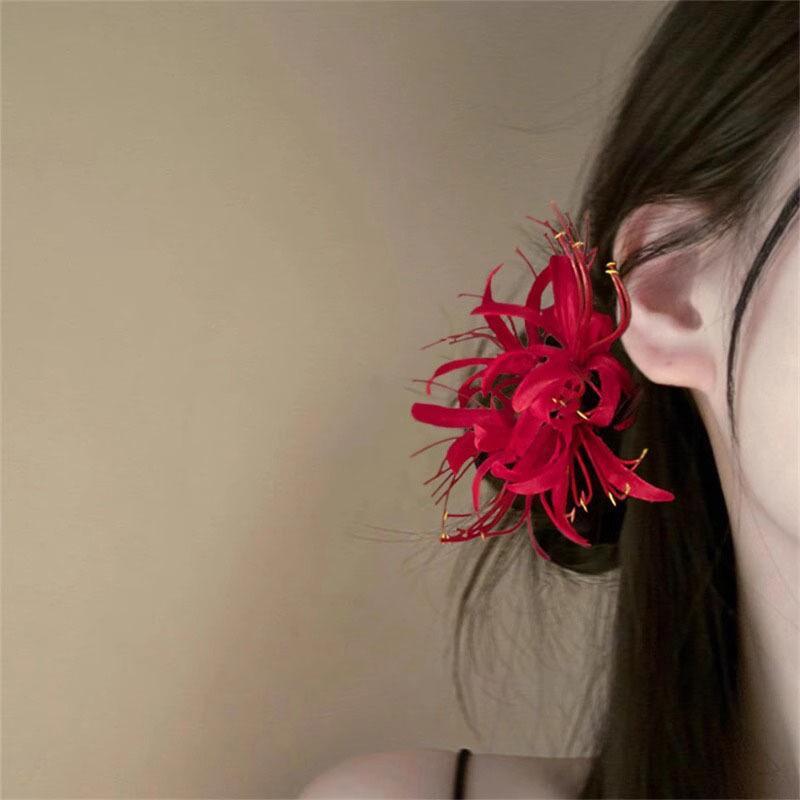 .赤い 彼岸花 の 花モチーフ が 特徴 的 な ヘアクリップ は 女性用 の サイドピン として エレガント で 古風スタイル にぴったりです。華やか で 細工細かい 装飾品 は 百搭 で 日常使い にも最適な ヘアアクセサリー です。。指定された配送時間は承っておりません。【】ヘアクリップ サイドピン 赤い 彼岸花 ブライダルジュエリー アクセサリー ヘッドコサージュ 早い者勝ち A:彼岸花タッセルヘアピン B:彼岸花ヘアピンタッセルなし