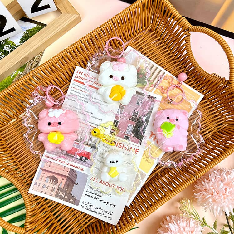 スクイーズ キーホルダー ぷにぷに もちもち 癒しグッズ ストレス解消 握るおもちゃ くまちゃん 豚ちゃん柄 動物 アニマル ふわふわ クリーム 柔らかい もちとろ 水感スクイーズ 解圧おもちゃ 子供 大人向け バッグチャーム 大人可愛い プレゼント ギフト 送料無料 todayfashion-10004867 TodayFashion サンプル画像2