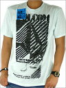 ※インポート商品 ※素材：コットン100% VOLCOM ボルコムプレミアム　TEE サイズ M:肩幅44cm，身幅49cm，総丈70cm L:肩幅48cm，身幅54cm，総丈71cm モデル＝172cm、68kg サイズ【L】着用にて撮影 ※その他の【VOLCOM】商品はこちらから▼▼ 《VOLCOM》MEN'S &amp; WOMEN'S ※その他のサーフパンツはこちらから▼▼ MEN'S サーフパンツ（ボードショーツ） ※ラッシュガードはこちらから▼▼ MEN'S スイムウエア（ラッシュ・タッパー） ※インナーパンツはこちらから▼▼ MEN'S インナーパンツ ※お昼の12：00までのご注文は当日発送いたします。お昼の12：00以降のご注文につきましては翌営業日発送とさせていただきます。［注）休業日は商品の発送もお休みとさせていただきます。お急ぎのお客様は日時指定をなさらない方が早く到着いたします。詳しくは、ページ一番下部分をご確認下さい。］ ※お客様のご都合による返品・交換は出来ません。サイズは十分にご確認の上お求め下さい。 ※採寸は当店にて行なっております。若干の誤差は御容赦下さい。 ※商品画像の色・質感等については出来るだけ忠実に再現しておりますが、モニタなどの環境によって実物とは異なって見える場合があります 。当店は【VOLCOM】の正規販売店です。安心してお買い物をお楽しみ下さい。