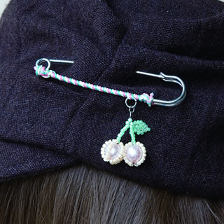 【楽天大感謝祭50％OFF★12/26 01:59まで】Amietでつくるカブトピンアクセサリー[さくらんぼ] 【トーホ..