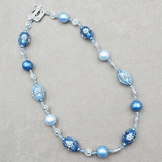 KN-005 (すくも藍キット)フラワーネックレス 【トーホービーズ公式：ファクトリー直送】