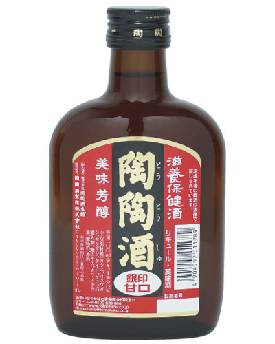 アルコール分は12％で、ソフトなお酒が好きな方におすすめ。 自然の成分がからだ中に行き渡り、お酒が苦手な方でも、フルーティーな味わいを楽しみながら、健康づくりができます。 ★10倍ポイントアップ【対象外】商品。 商品規格 アルコール分12% ■溶け込んでいる主な成分 カシス、リュウガン、サンザシ、ケイヒ、クコの実、ハイビスカス、コリアンダー、ダイダイ、カンゾウ、ドクダミ、シソ、マムシエキス、サンシュユ、高麗人参など。 ■栄養成分（100ml中） エネルギー……125kcal たんぱく質……0.1g 脂質……………0g 炭水化物………14g ナトリウム……3mg 広告文責 株式会社 陶陶酒本舗03-5299-1011(代) 製造元 陶陶酒製造 株式会社 区分 リキュール 薬味酒