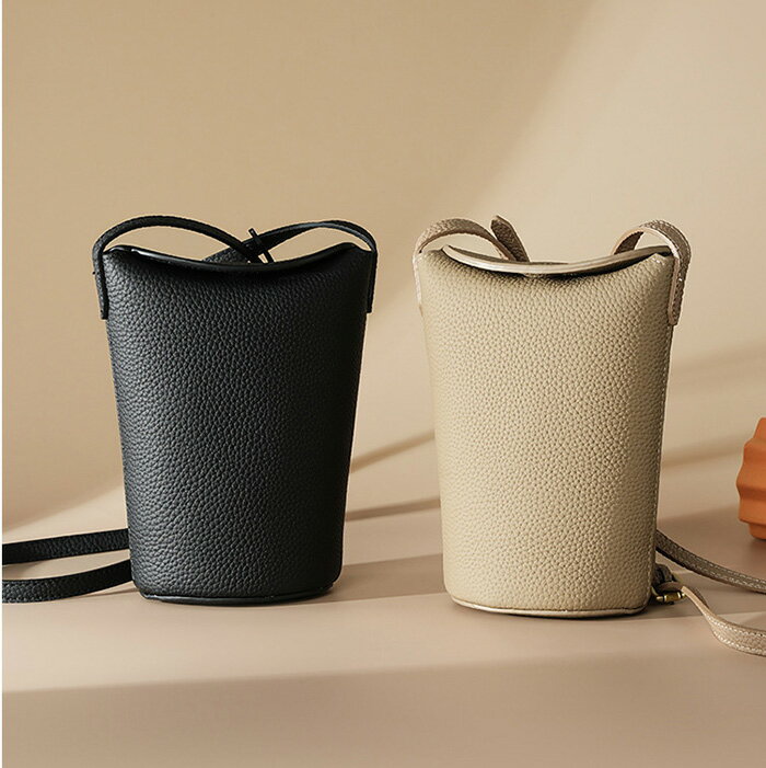 本革 ショルダーバッグ レディース 小さめ 肩掛けバッグ 斜め掛け 軽量 ミニショルダーバッグ 斜めがけ マグネット 柔らか 大人可愛い ワンハンドル 高見え レザー ミニバッグ 通勤 通学 仕事 オフィス ビジネス 鞄のサムネイル