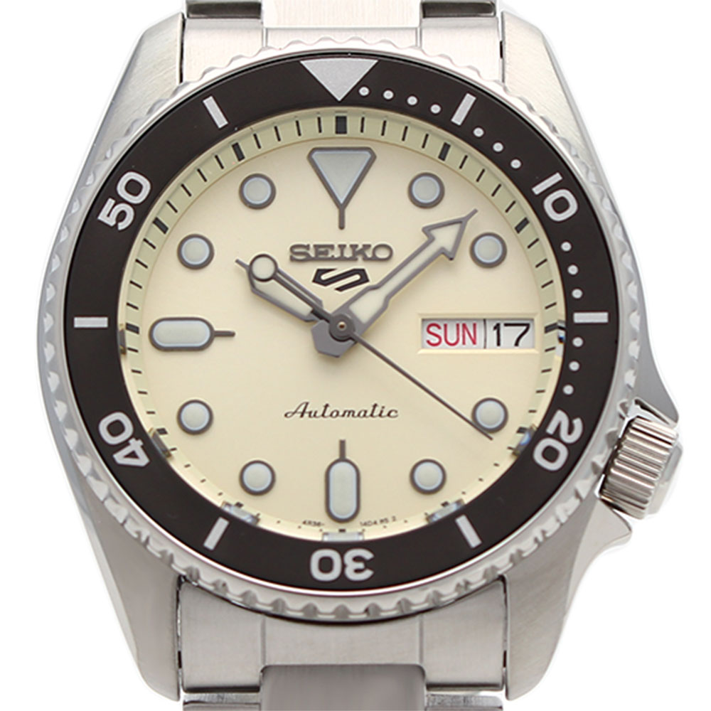 時計倉庫TOKIAのSEIKO5 セイコーファイブ Sports スポーツ SKX ミディ腕時計 メンズ 防水 オートマチック メカニカル 自動巻き アナログ 3針 メタル シルバー アイボリー チャコールグレー SRPK31K｜アングル3