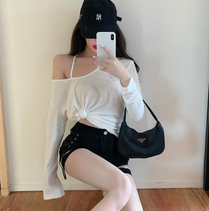 樂天商城 - Tシャツ 長袖 タートルネック セーター レディースファッション タートル 胸開きタート セクシー ベアトップ 韓国風 胸元 解禁シャツ オフショルダー