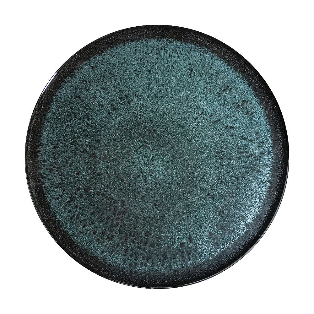 ●型番：54-18181008 ●サイズ（約）：直径15.4×2cm ●産地：日本製 ●材質：陶磁器 ●レンジ可能　食洗機可能　オーブン不可※サイズは食器の厚みを含むサイズです。 ※サイズ・重量・容量・色味は多少の誤差がございます。 ※商品画像の小物はイメージです。商品には含まれません。 【和食器/皿/フルーツ皿・銘々皿・取皿/青系/15〜25cm】 陶器屋プロは産地直送、だから格安の食器販売ができます。 陶器屋プロの食器は、陶磁器の生産シェア日本一を誇る岐阜県土岐市をはじめとする「美濃焼」が中心です。 美濃焼には伝統的な織部や志野をはじめ、織部・志野・黄瀬戸・染付け・赤絵・青白磁の器など様々あります。 他にも人気の波佐見焼・備前焼・有田焼や、おしゃれでモダンな器まで製作しており産地直送で格安で販売。 また、家庭用食器から飲食店で使う業務用食器まで、格安食器から陶芸作家の手造り作品など幅広く取り扱っております。 飲食店様の店舗開店・開業の際のトータルコーディネートや名入れ食器も対応いたします。 お探しの器がある方や、納期・数量・ご予算などご要望がございましたら何でもお気軽にご相談ください。●型番：54-18181008 ●サイズ（約）：直径15.4×2cm ●産地：日本製 ●材質：陶磁器 ●レンジ可能　食洗機可能　オーブン不可※サイズは食器の厚みを含むサイズです。 ※サイズ・重量・容量・色味は多少の誤差がございます。 ※商品画像の小物はイメージです。商品には含まれません。 【和食器/皿/フルーツ皿・銘々皿・取皿/青系/15〜25cm】