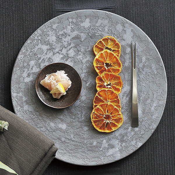 グルメスタイル いぶし銀巻24cm丸プレート 約24.4cm 黒系 和食器 丸中皿 日本製 美濃焼 業務用 おしゃれ モダン g-1939-15-sp02のサムネイル