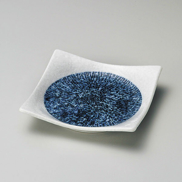 しぼり藍十草正角4.5皿 約13.5cm 白系 青系 和食器 フルーツ皿・銘々皿・取皿 日本製 美濃焼 業務用 取り皿 プレート 中皿 和皿 デザート皿 和風カフェ 旅館 飲食店 和食屋 レストラン 28-217-138-ho
