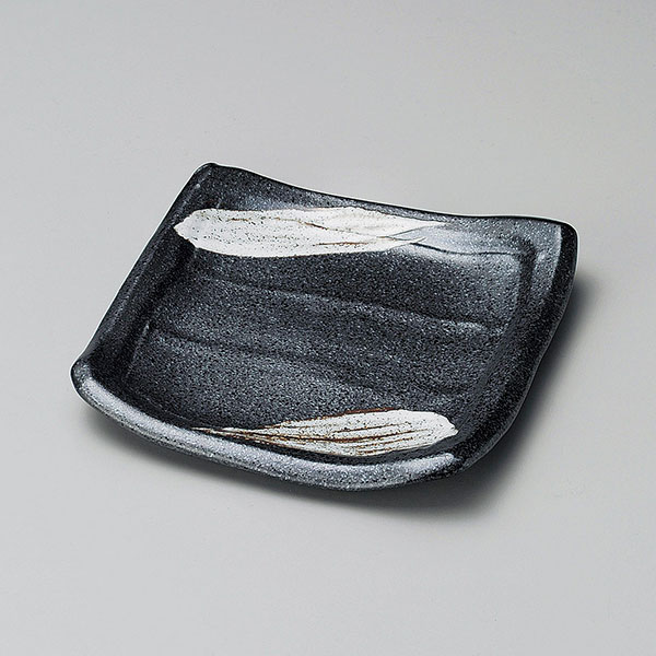 栗色刷毛目渕厚銘々皿 約14.9cm 白系 黒系 和食器 フルーツ皿・銘々皿・取皿 日本製 美濃焼 業務用 取り皿 プレート 中皿 和皿 デザート皿 29-213-089-i