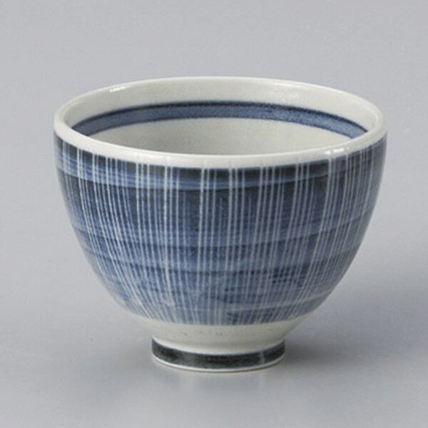 ●型番：29-329-239-yu ●サイズ（約）：直径12.5×9.5cm ●重量（約）：380g ●産地：日本製 美濃焼 ●素材：磁器…ここではせっ器（ストーン）も含みます。比較的丈夫な素材です。 ●レンジ可能　食洗機可能　オーブン不可 ※サイズは食器の厚みを含むサイズです。 ※サイズ・重量・容量・色味は多少の誤差がございます。 ※商品画像の小物はイメージです。商品には含まれません。 【和食器/丼/多用丼】【中華・アジアン食器/つけ麺用タレ鉢】【カラーから選ぶ/青系/15cm以下】 陶器屋プロは産地直送、だから格安の食器販売ができます。 陶器屋プロの食器は、陶磁器の生産シェア日本一を誇る岐阜県土岐市をはじめとする「美濃焼」が中心です。美濃焼には伝統的な織部や志野をはじめ、織部・志野・黄瀬戸・染付け・赤絵・青白磁の器など様々あります。他にも人気の波佐見焼・備前焼・有田焼や、おしゃれでモダンな器まで製作しており産地直送で格安で販売。また、家庭用食器から飲食店で使う業務用食器まで、格安食器から陶芸作家の手造り作品など幅広く取り扱っております。 飲食店様の店舗開店・開業の際のトータルコーディネートや名入れ食器も対応いたします。お探しの器がある方や、納期・数量・ご予算などご要望がございましたら何でもお気軽にご相談ください。●型番：29-329-239-yu ●サイズ（約）：直径12.5×9.5cm ●重量（約）：380g ●産地：日本製 美濃焼 ●素材：磁器…ここではせっ器（ストーン）も含みます。比較的丈夫な素材です。 ●レンジ可能　食洗機可能　オーブン不可 ※サイズは食器の厚みを含むサイズです。 ※サイズ・重量・容量・色味は多少の誤差がございます。 ※商品画像の小物はイメージです。商品には含まれません。 【和食器/丼/多用丼】【中華・アジアン食器/つけ麺用タレ鉢】【カラーから選ぶ/青系/15cm以下】 陶器屋プロの丼について 【飯器・飯碗】 お子様用・女性用の小さめ茶碗・男性用の大きめ茶碗・お茶漬けサイズの茶漬け碗と豊富。 おしゃれな花柄や北欧デザインも人気。ペアやセットにしてもおすすめ。かわいい絵柄の子供茶碗あります。 軽量土を使った軽い茶碗は子供さんやご年配の方にもおすすめ。 【飯丼・小丼・多用丼】 飯器の使い方は、小さい丼と同じ。チラシ寿司や五目御飯にもいいサイズ。 小丼は、親子丼・海鮮丼・三色丼・天丼・カツ丼にちょうどいいサイズ。 多用丼は大きさにより、うどんやそば用としてもちょうどいい。 フタ付のどんぶりは、香りと温かさを封じ込めます。フタを開けるとき時のワクワク感がおうちでも楽しめます。 【そば丼・薬味皿】 そばやうどんのぴったりの和風丼。薬味皿とセットでお使いの蕎麦屋さんやうどん屋さんにもおすすめ。
