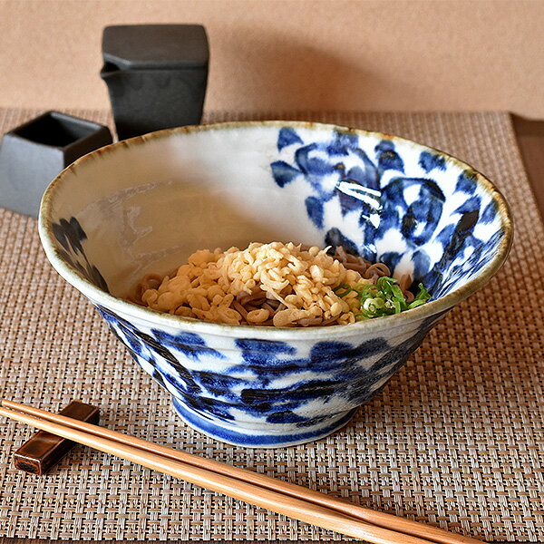 呉須タコ唐草 7.0変形丼 約20.8cm 青系 中華食器・アジアン食器 ラーメン丼 日本製 業務用 ラーメンどんぶり うどん そば どんぶり 小丼 飯丼 28-318-068-kaのサムネイル