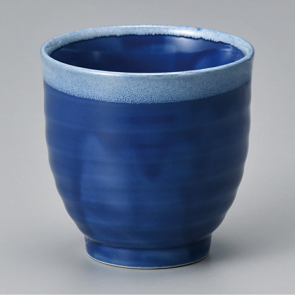●型番：29-365-339-ka ●サイズ（約）：直径7.6×7.5cm ●容量（約）：180cc ●産地：日本製 ●素材：磁器 ●レンジ可能　食洗機可能　オーブン不可 ※サイズは食器の厚みを含むサイズです。※サイズ・重量・容量・色味は多少の誤差がございます。※商品画像の小物はイメージです。商品には含まれません。 【サイズ別/約8cm/和食器,湯呑,煎茶,抹茶碗,湯呑/青系】 陶器屋プロは産地直送、だから格安の食器販売ができます。 陶器屋プロの食器は、陶磁器の生産シェア日本一を誇る岐阜県土岐市をはじめとする「美濃焼」が中心です。 美濃焼には伝統的な織部や志野をはじめ、織部・志野・黄瀬戸・染付け・赤絵・青白磁の器など様々あります。 他にも人気の波佐見焼・備前焼・有田焼や、おしゃれでモダンな器まで製作しており産地直送で格安で販売。 また、家庭用食器から飲食店で使う業務用食器まで、格安食器から陶芸作家の手造り作品など幅広く取り扱っております。 飲食店様の店舗開店・開業の際のトータルコーディネートや名入れ食器も対応いたします。 お探しの器がある方や、納期・数量・ご予算などご要望がございましたら何でもお気軽にご相談ください。●型番：29-365-339-ka ●サイズ（約）：直径7.6×7.5cm ●容量（約）：180cc ●産地：日本製 ●素材：磁器 ●レンジ可能　食洗機可能　オーブン不可 ※サイズは食器の厚みを含むサイズです。※サイズ・重量・容量・色味は多少の誤差がございます。※商品画像の小物はイメージです。商品には含まれません。 【サイズ別/約8cm/和食器,湯呑,煎茶,抹茶碗,湯呑/青系】