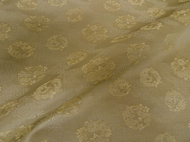 和柄生地貴船緞子亀甲流しに花の丸緞...