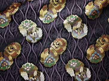 京西陣・金襴生地 立涌に鳳凰の丸(黒地・紫) 10cm単位 切り売り 布地 和柄 生地 よさこい きんらん 金らん