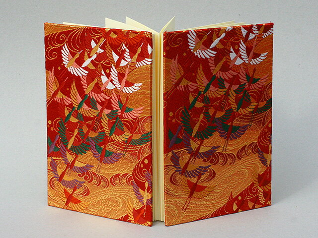 御朱印帳金襴生地 渦巻きに飛鶴文（赤）