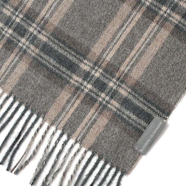 プレゼント 灰色 ストール 無地 厚手 北欧 Silkeborg シンプル メンズ ベビーアルパカ Plaids シルケボープレード 東京ヒマワリ1987年に創業した北欧デンマークのテキスタイルメーカー シルケボープレード社 こちらは同社最上位モデルの ベビーアルパカ100 ストール