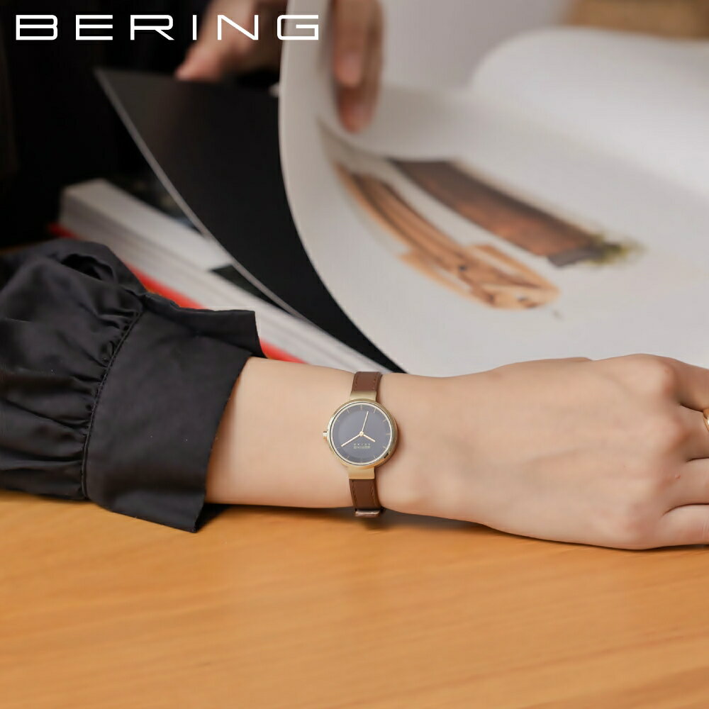 BERING/ベーリング レディース腕時計 ソーラー ネイビーブルー 14627-537