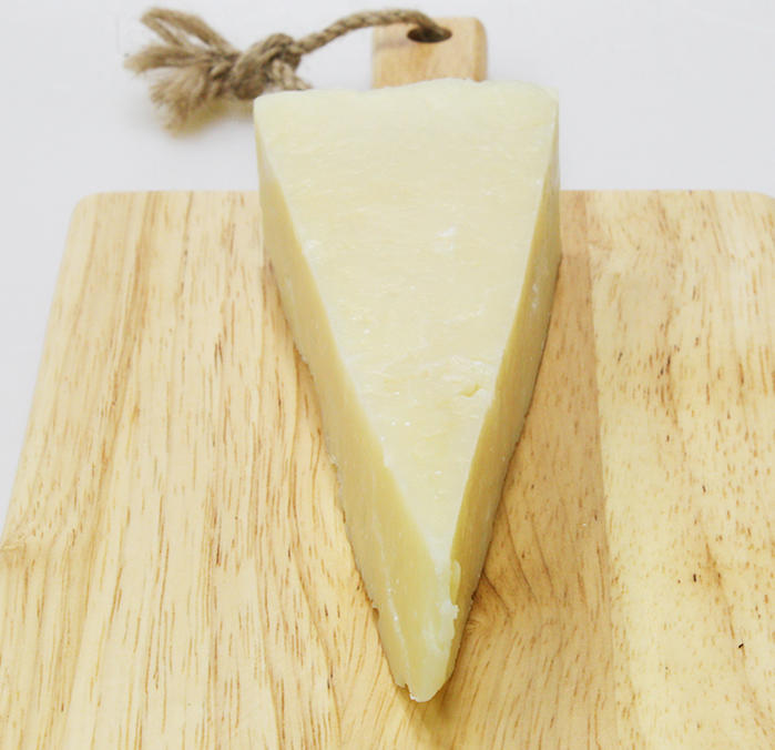 ペコリーノ ロマーノ DOP ＜イタリア産＞【約250g】【￥970/100g当たり再計算】【冷蔵品】 イタリア チーズ 輸入チーズ 3