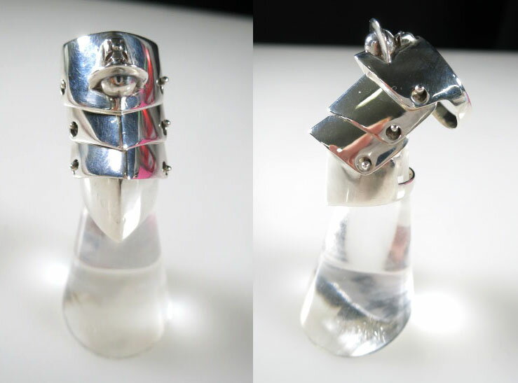 動作未確認 Vivienne westwood アーマーリング 初期 - メルカリ 商品
