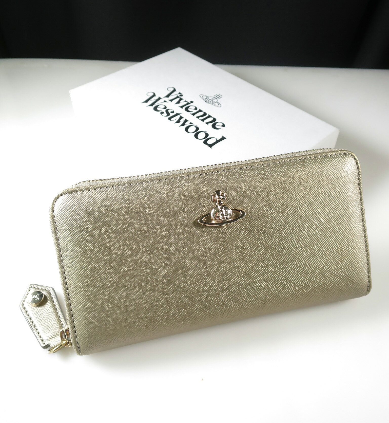 Rakuten - Vivienne Westwood / SAFFIANO ラウンドファスナー 長財布 ヴィヴィアンウエストウッド CLASSIC ZIP ROUND WALLET サフィアーノ クラシックジップラウンドウォレット B73304_2602