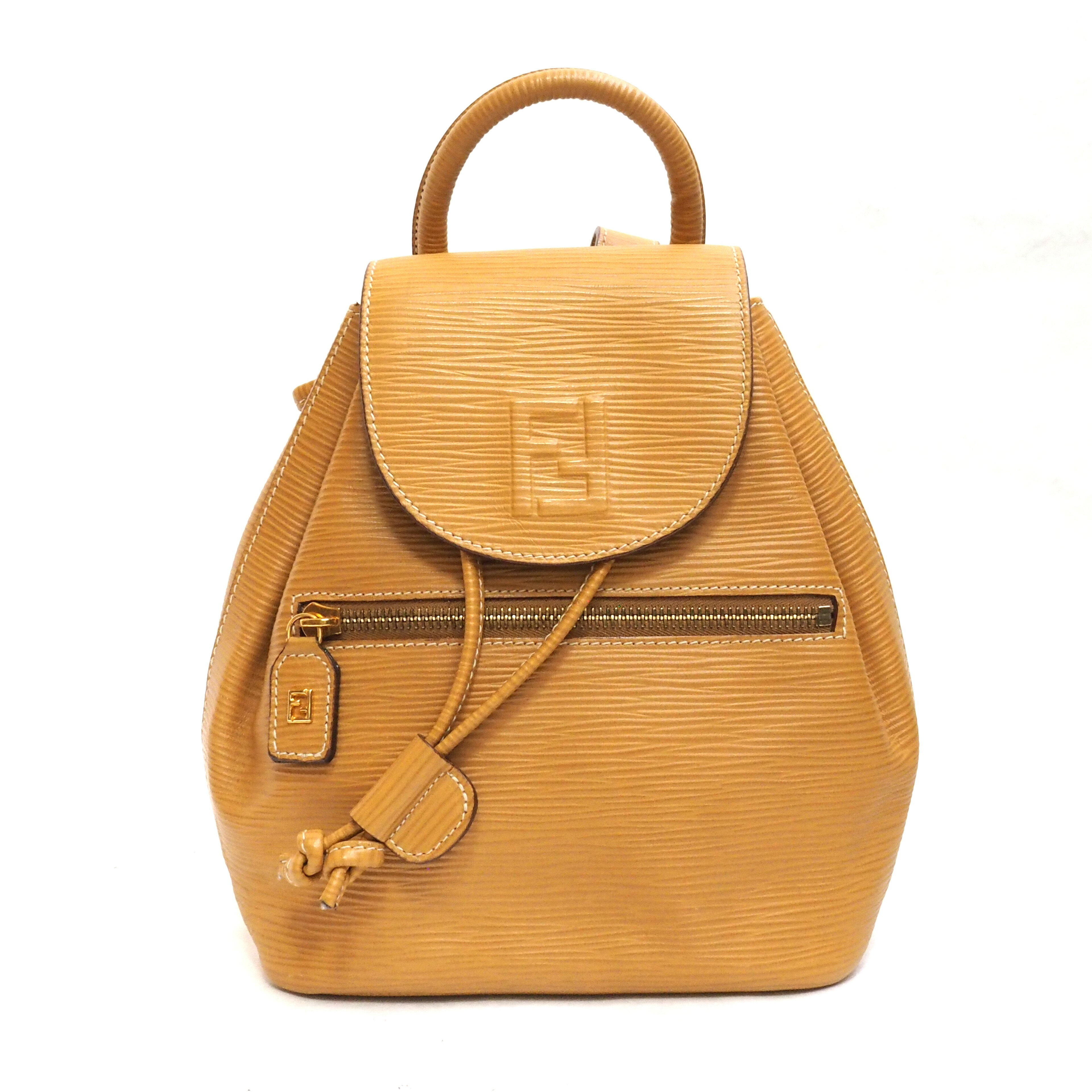 【中古】FENDI　フェンディ　レザー　ベージュ　リュック【B03437】