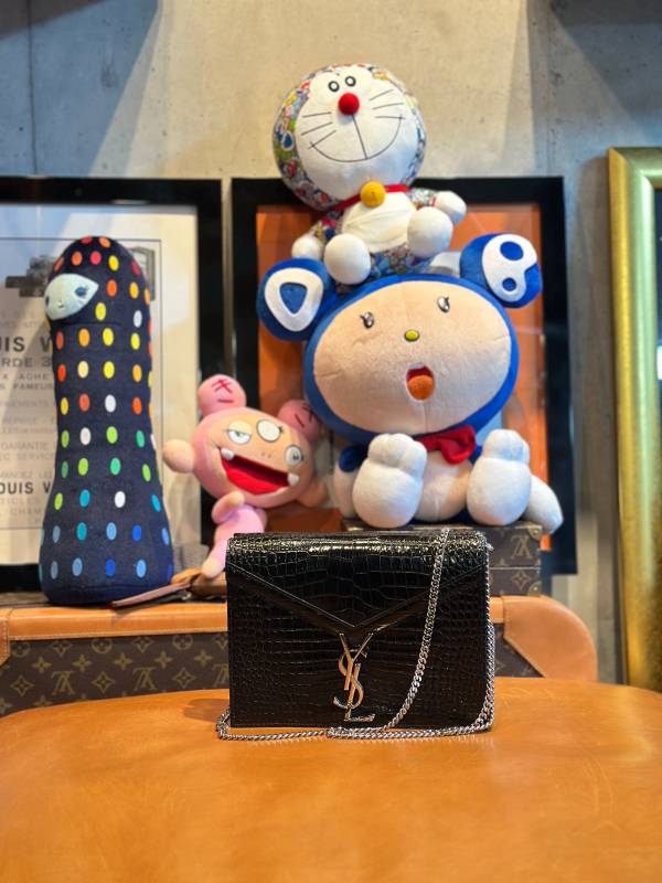★関税込★SAINT LAURENT★カサンドラ レザー ボディバッグ★ 楽天市場】カサンドラ(ブランドイヴ・サンローラン)(バッグ